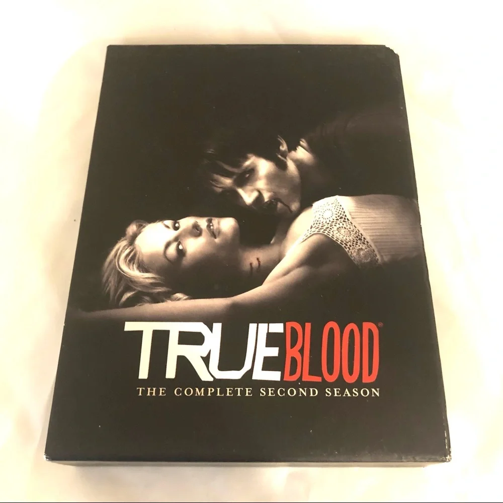 True Blood 3 seasons DVDs - Picture 5 of 6